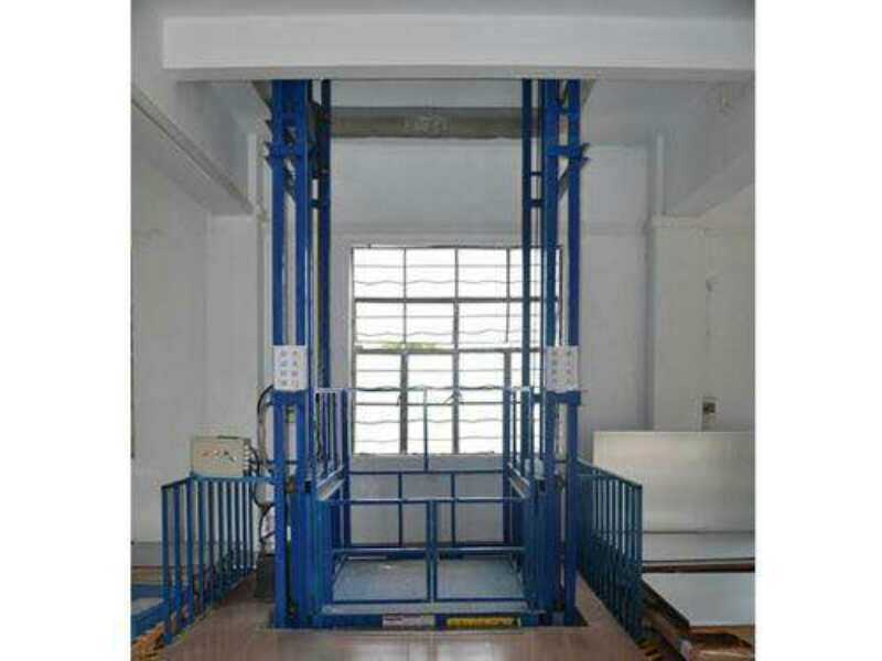 液壓貨梯